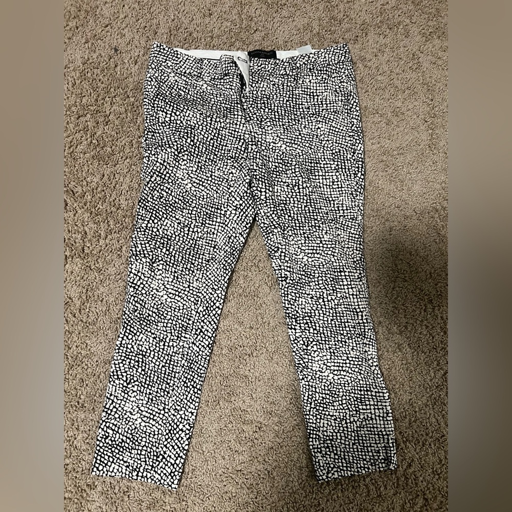 Banana Republic women’s Sloan  Black and White Patterned pants